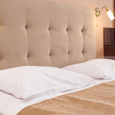 לבוב Hotel 18 מראה חיצוני תמונה