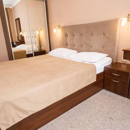 לבוב Hotel 18 מראה חיצוני תמונה
