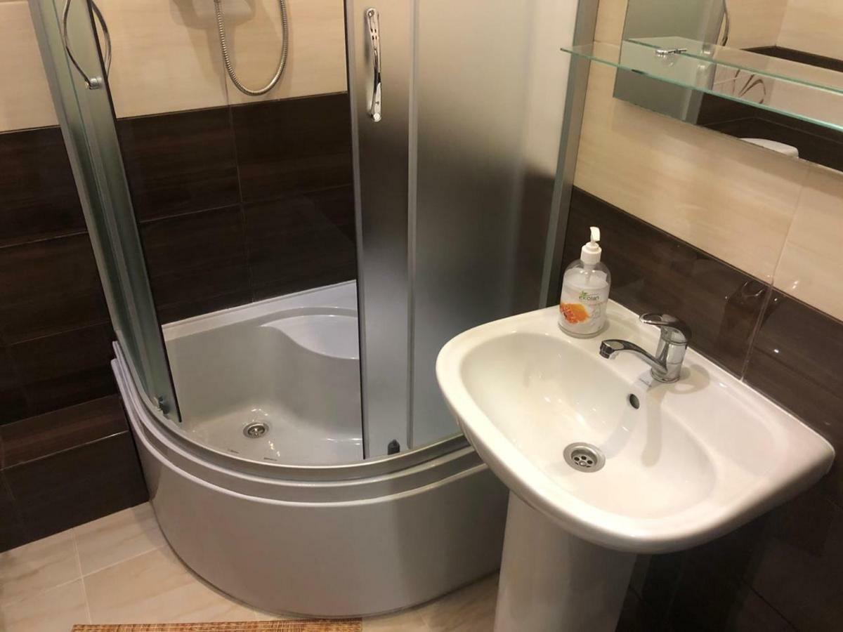 לבוב Hotel 18 מראה חיצוני תמונה