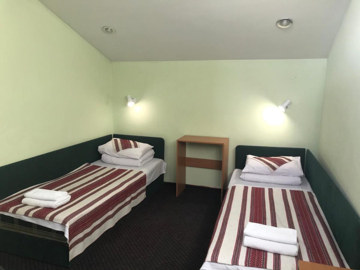 לבוב Hotel 18 מראה חיצוני תמונה